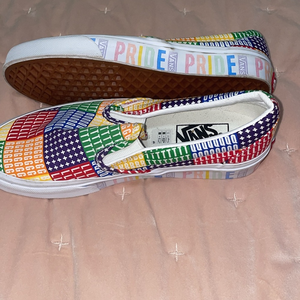 Vans - Picture 3 of 6